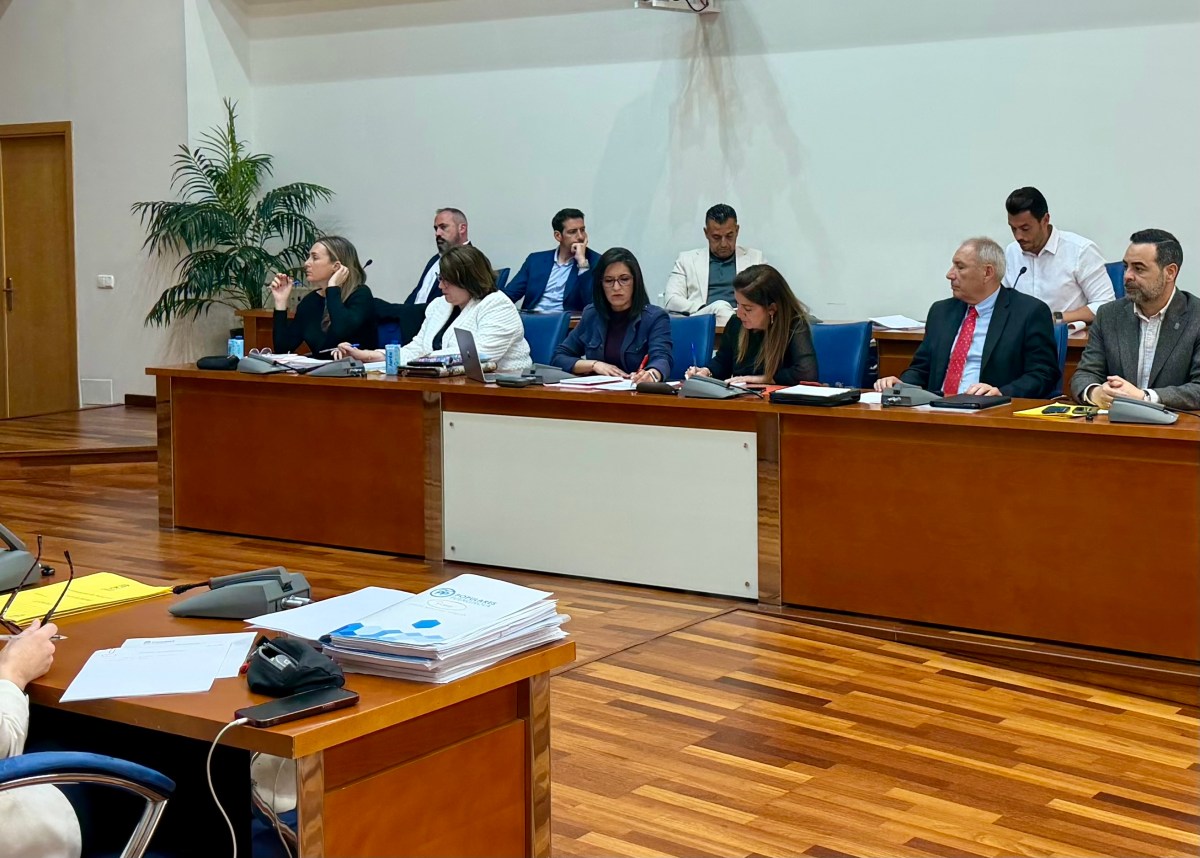 El PSOE de Fuengirola en el Ayuntamiento denuncia el “hospital menguante” del PP y el colapso planificado de la Sanidad Pública en Andalucía